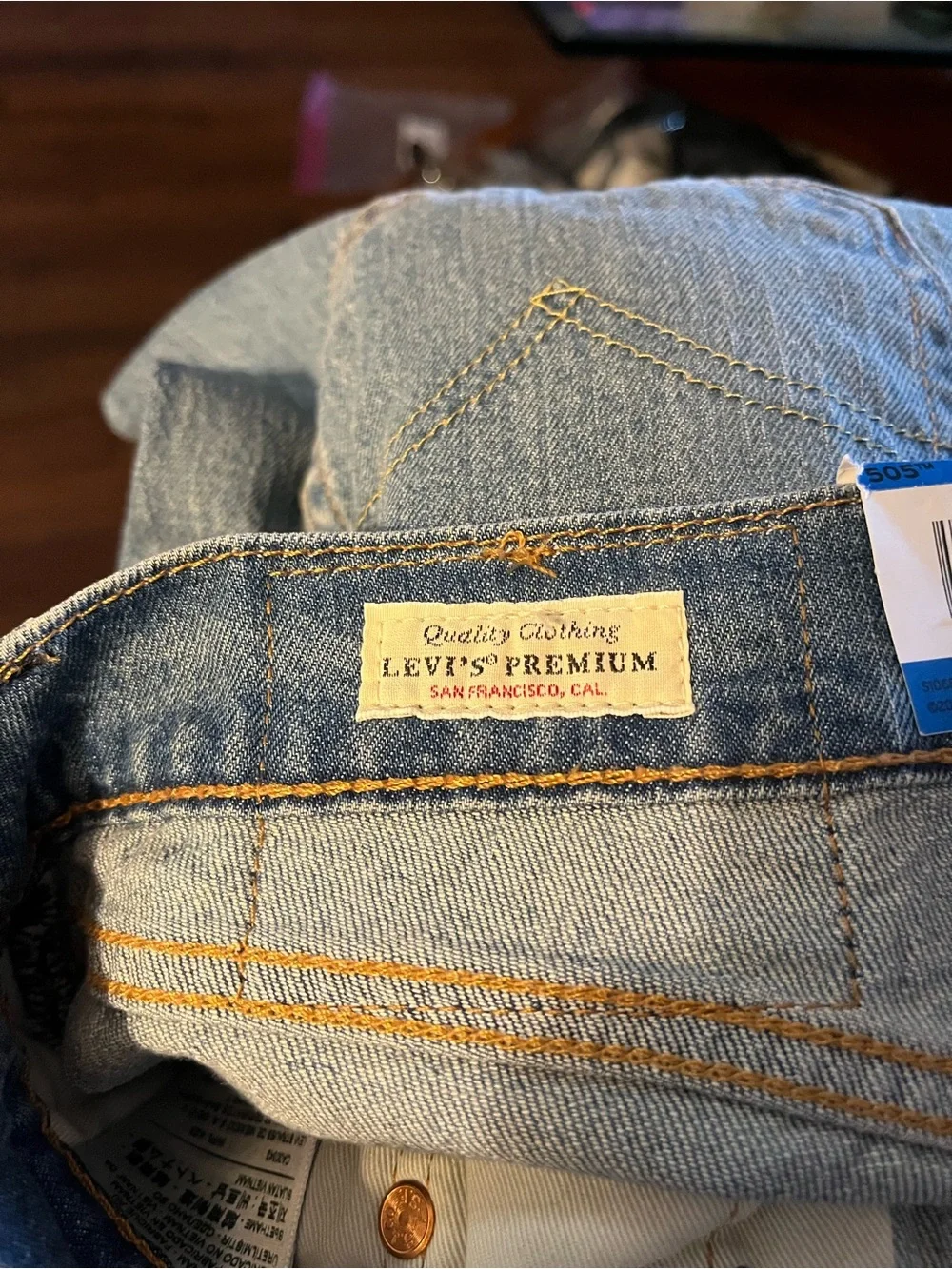 Levi’s premium 505 big E  Light Blue Cropped Denim Jeans -m